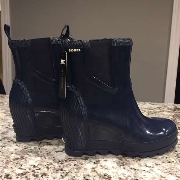 sorel joan rain wedge chelsea gloss